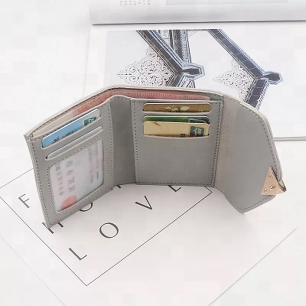 Metal Heart-shaped CardHolder, TrifoldWallets, closure snap
StreamlinedStitching